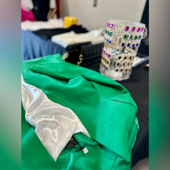 The Signature Blazer - Kelly Green - Picture 2 of 3